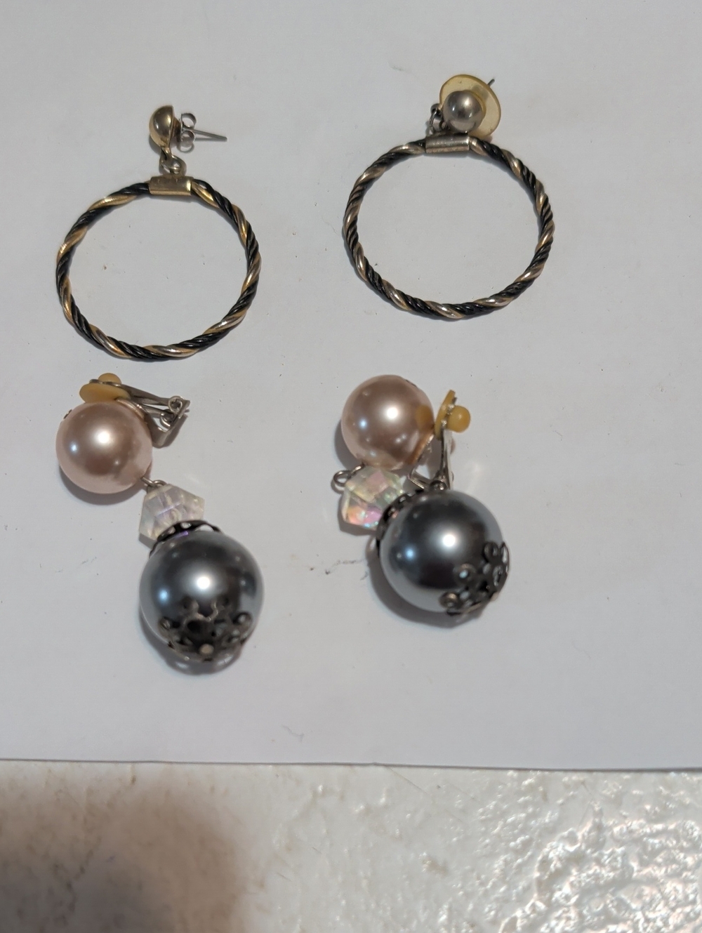 Elegant Two-Pair Pearl Drop and Twisted Hoop Earring Set - Pink & Gray